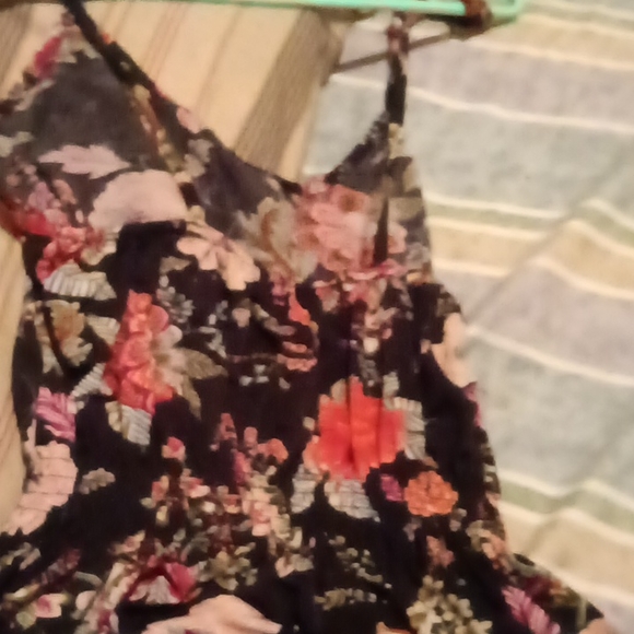 Black dress - Picture 4 of 4